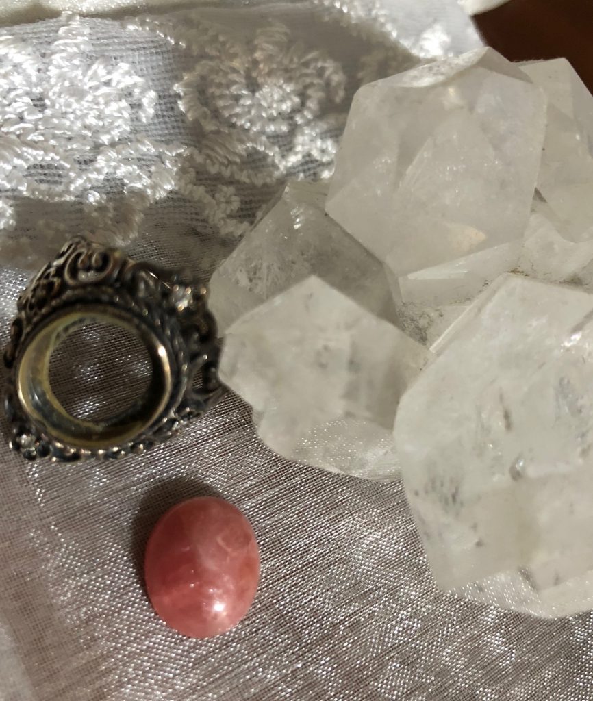 1年前に無くした指輪の石見つかる